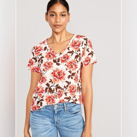 Old Navy Tops - Old Navy EveryWear Printed Slub-Knit T-Shirt in Floral Cream Swirls. Size XXL.